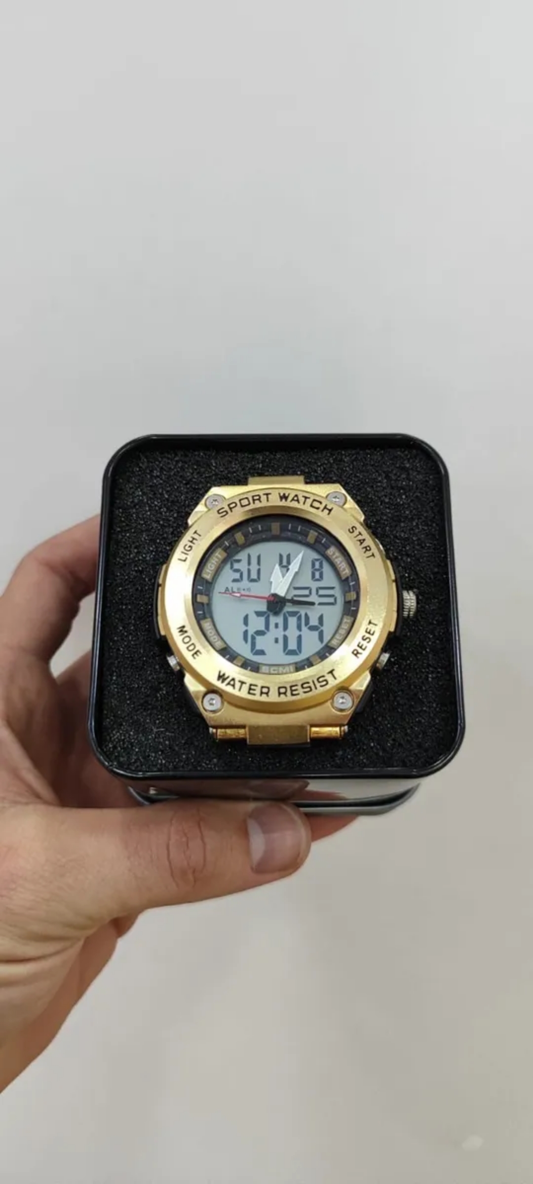 gold-toned men’s sports watch